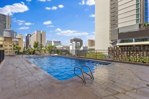 Pool - Waikiki Hideaway · Canal Views•Pool•Parking•W/D (Honolulu)