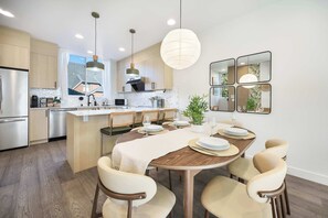 Dining - Modern 3BR City View Home w/ Near Green Lake & UW (Seattle)