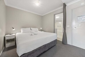 Room - Horizons 302 - Centrally located in town with pool access, tennis courts and undercover car parking (Jindabyne)