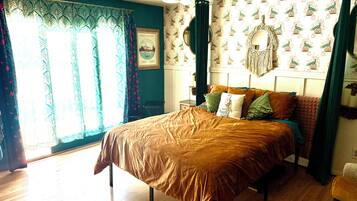 1 bedroom, iron/ironing board, internet, bed sheets
