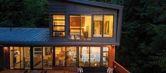 Mt Baker Lakefront Luxe Hot tub & Private Dock