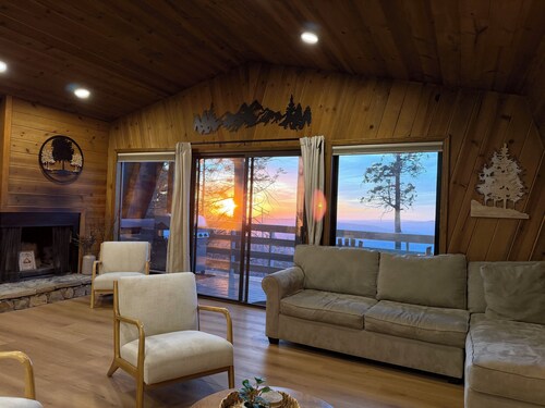 Shaver Lake Cabin, Views,  5 Acres,  Sleeps 14, A/C, Starlink Wifi
