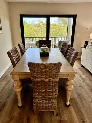Dining - Blind Pass Condos at Bowman's Beach B208 on beautiful Sanibel Island (Sanibel)