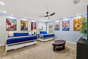 6 habitaciones, tabla de planchar con plancha y acceso a internet 