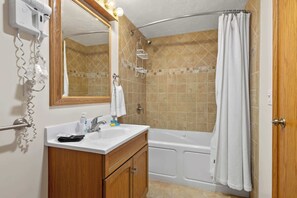 Shower, towels - #15 ELK RAPIDS BEACH CONDOMINIUM (Elk Rapids)