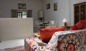Ferienhaus, 2 Schlafzimmer, barrierefrei, Terrasse | Wohnzimmer