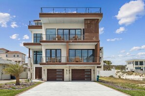 Exterior - Luxury 4BR | Rooftop Terrace, Elevator & Ocean Views · American Beach (Fernandina Beach)