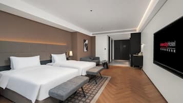 Executive Twin Room | Down duvets, Select Comfort beds, free minibar, desk