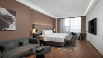 Executive Single Room, 1 King Bed, Non Smoking, Housekeeping