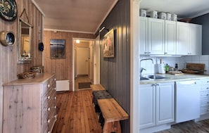 Fridge, oven, stovetop, dishwasher - 4 bedroom awesome home in Fusa (Fusa)