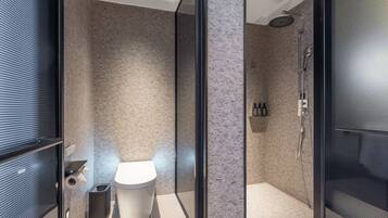 Basic Single Room | Bathroom | Free toiletries, slippers, towels, shampoo