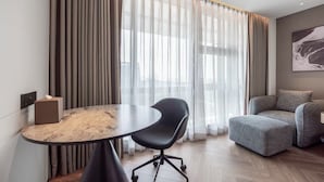 Classic Single Room | Free minibar, desk, laptop workspace, iron/ironing board - Guangzhou Liwan Intercity Hotel (Guangzhou)