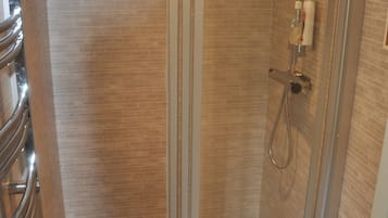 Apartment, 3 Bedrooms, Fireplace | Bathroom