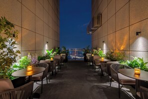 Khu ẩm thực ngoài trời