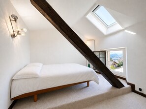 Free WiFi, bed sheets - Open Sky Retreat Panoramic Alpine Views 6 Sleeps (Chelin)