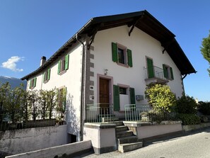 Exterior - Open Sky Retreat Panoramic Alpine Views 6 Sleeps (Chelin)