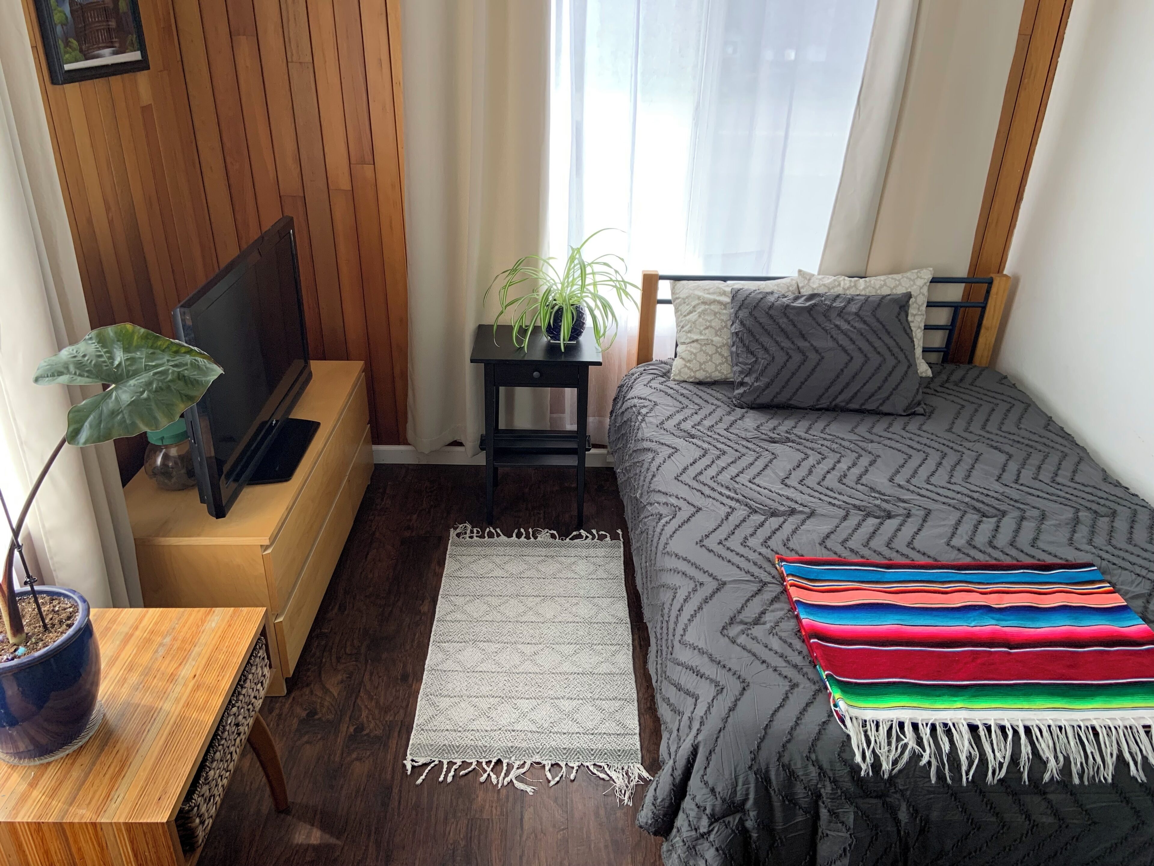 1 bedroom, internet, bed sheets