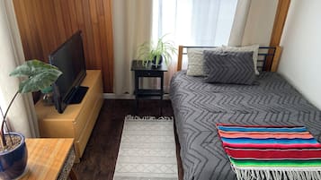 1 bedroom, internet, bed sheets