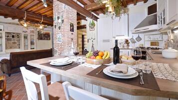 Apartamento familiar, 1 habitación, microondas, junto a la montaña (Dimora Belfiore) | Restauración