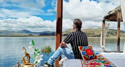 Titicaca Floating Lodge