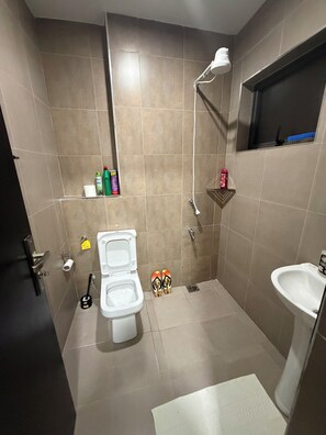 Towels, soap, toilet paper - Stylish duplex studio with balcony, fast Wi-Fi, cozy luxury & city vibes. (Nairobi)