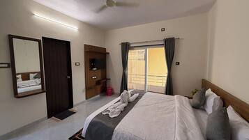 3 bedrooms, iron/ironing board, WiFi