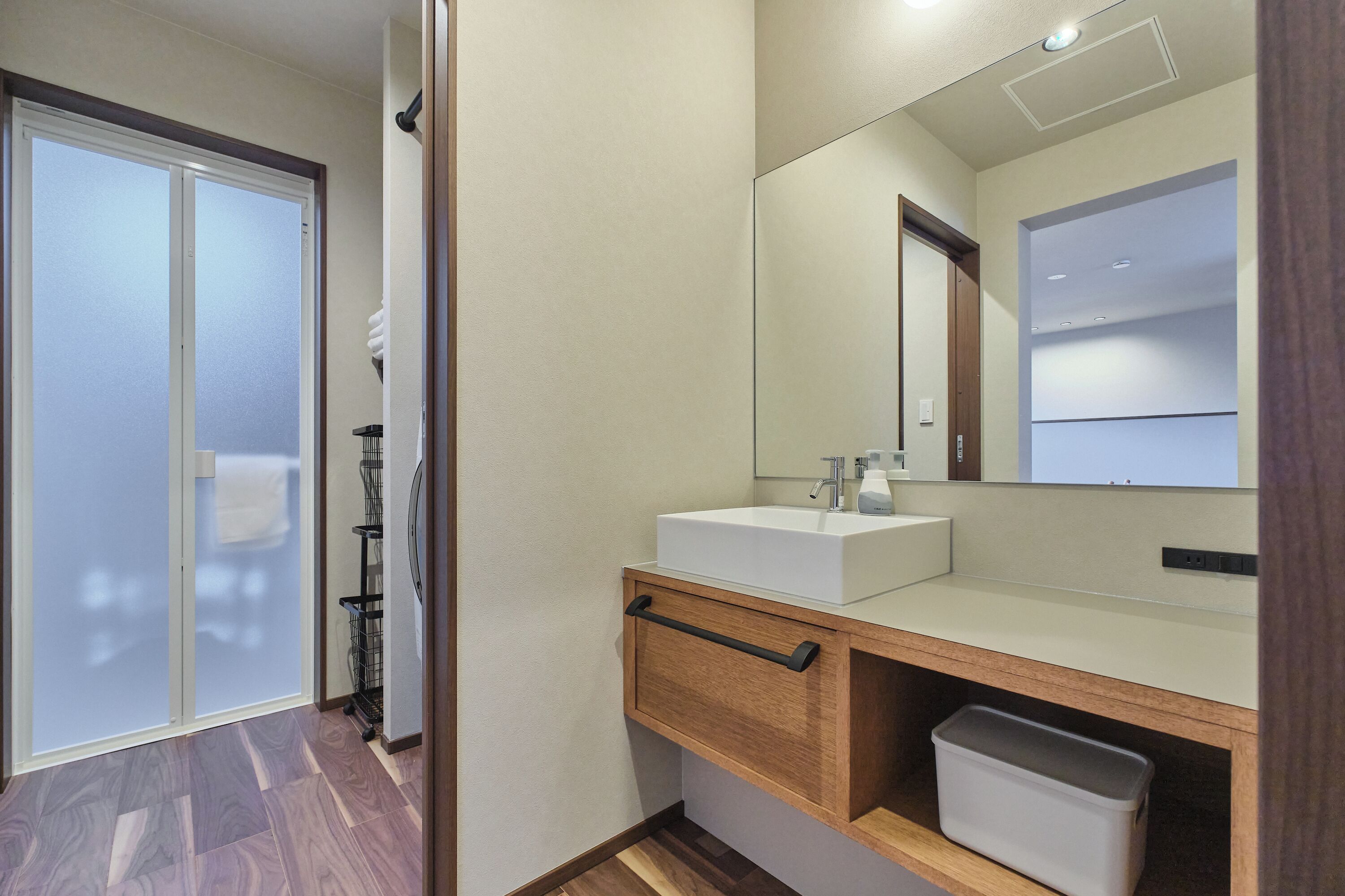 Comfort Condo | Bathroom | Separate tub and shower, free toiletries, hair dryer, slippers