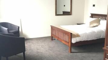 Superior Modern Studio | Interior