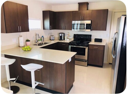 Welcoming 3-bedroom luxury apartment in gated neighborhood in Edinburg