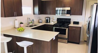 Welcoming 3-bedroom luxury apartment in gated neighborhood in Edinburg