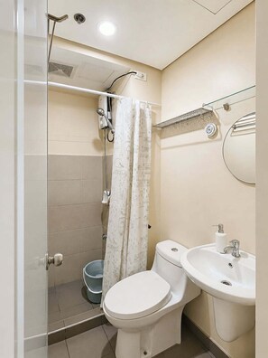 Serviettes fournies, savon, papier toilette