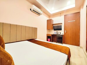 Soundproofing, free WiFi - Hotel Narendra View Puri Near Temple  (Puri)