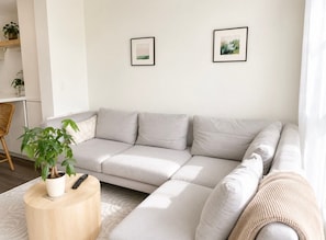 Family Single Room | In-room dining - Madison & East 53rd (New York)