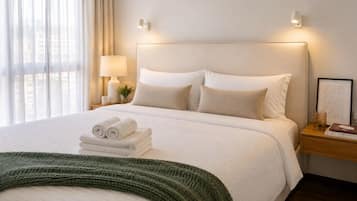 Luxury Room, City View | City view