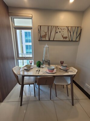 Dining - 1BR Suite St. Mark Near Venice Mall BGC (Taguig)