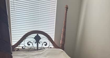 4-bedroom house in awesome Hanford with cool AC