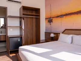 Basic Room | Soundproofing, free WiFi