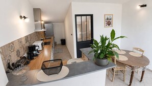 Kaffetrakter/tekoker, kjøleskap, mikrobølgeovn og ovn
