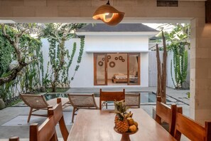 Outdoor dining - Astha Villa Ubud (Ubud)