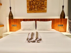 Villa, 3 Bedrooms, Pool View | In-room safe, desk, laptop workspace, iron/ironing board - Villa Pacha Lembongan (Lembongan Island)