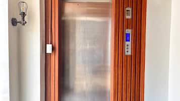 Elevator