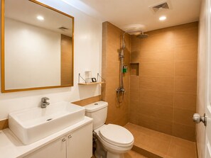 Douche, serviettes fournies