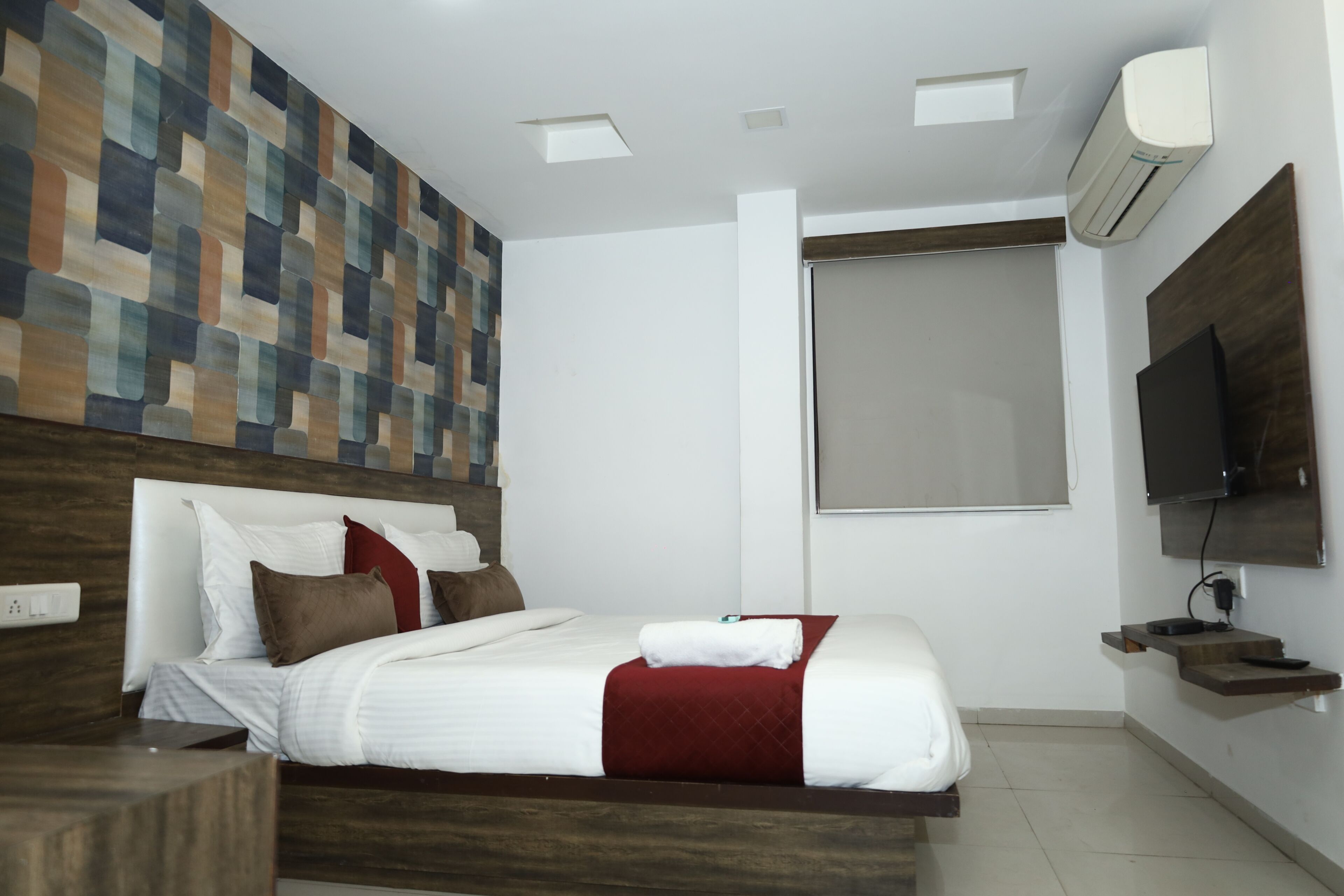 Welcoming 11-bedroom Hotel With Ac In Vibrant Ahmedabad - Ahmedabad