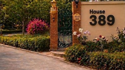 House 389-a Quiet Home Above the Valley in the City