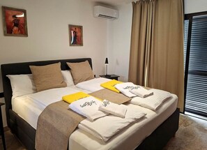 Iron/ironing board, WiFi, bed sheets - Villa Oasis: Heated pool, Jacuzzi, and style (Yaiza)