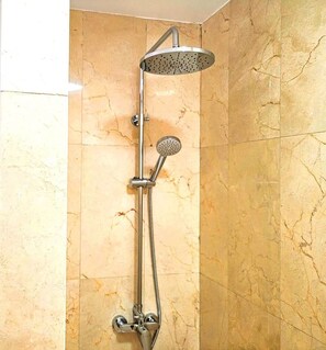 Hair dryer, towels - Villa Vista: Pure Sunshine, Heated Pool & Jacuzzi (Yaiza)