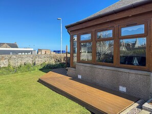 Terrace/patio - 3 bedroom accommodation in Inverallochy (Inverallochy)
