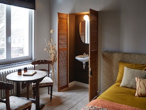 1 slaapkamer, een strijkplank/strijkijzer, wifi, beddengoed