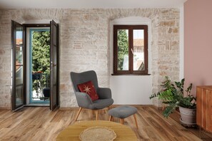 Interior - Nona’s Cozy Apartment with Private Garden & Balcony (Pula)