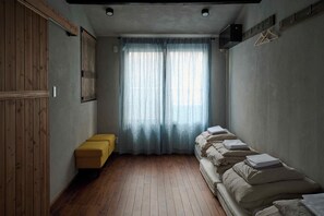 Spa - USJ 2 stations / 1 building rental / 3 stations from Osaka Station / 5 minutes direct to USJ / 4 minutes walk from nearest station / suitable for family groups (Nishikujo, Konohana-ku, Osaka-shi,)